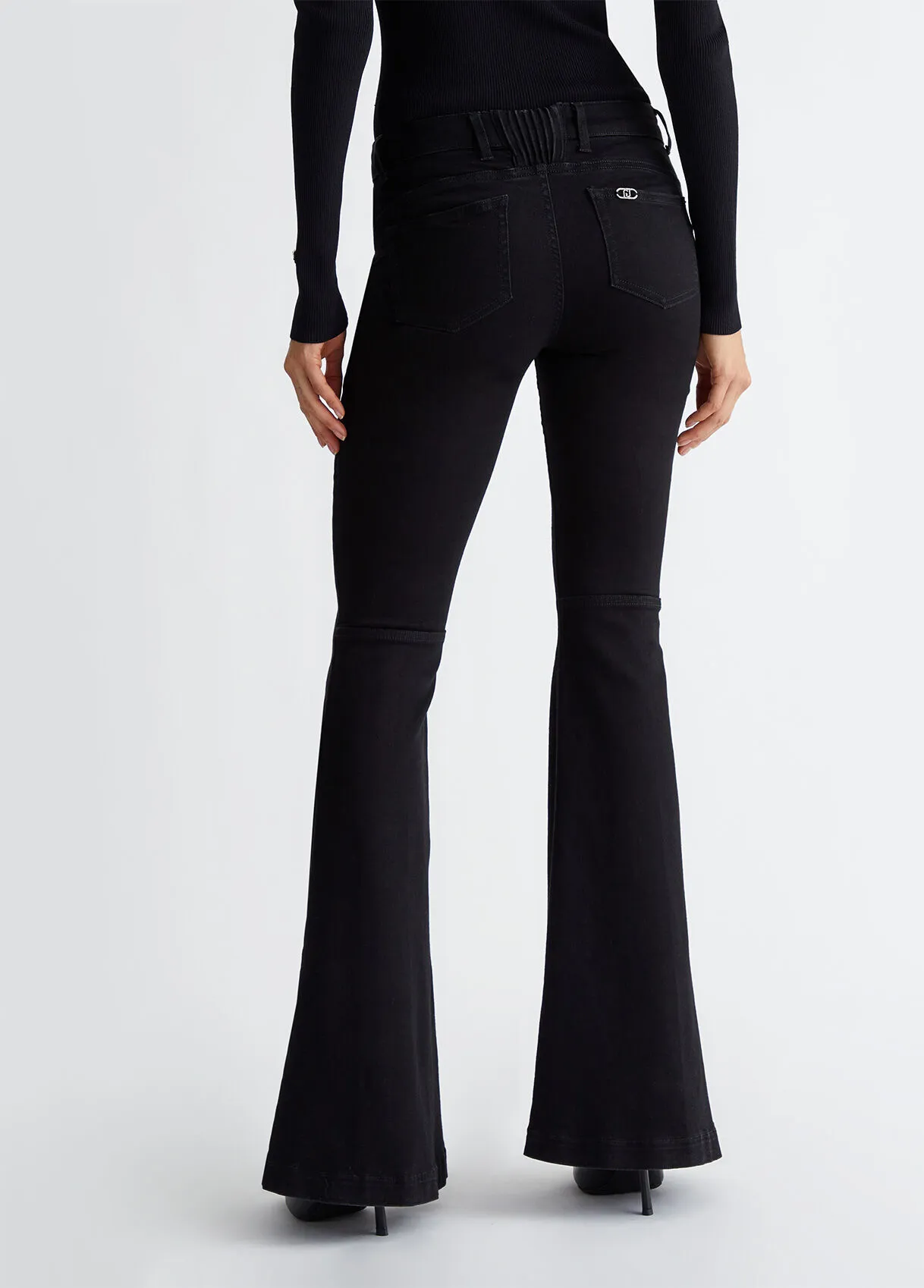 Jeans super flare a vita bassa